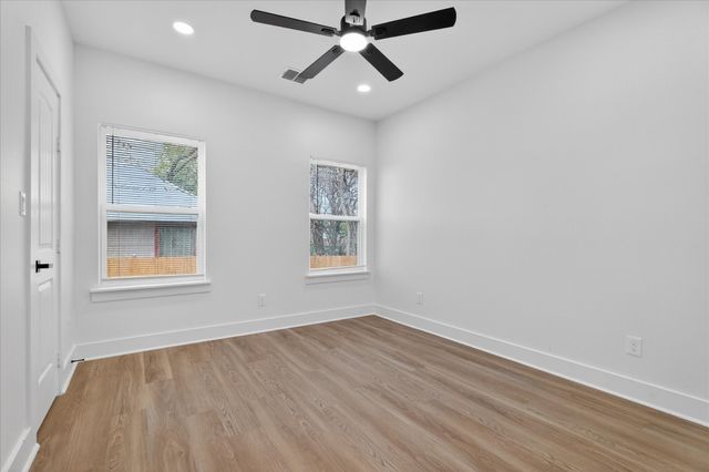 522 Avenue G, Dallas, TX 75203