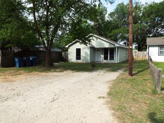 747 Luther Ln, Gun Barrel City, TX 75156