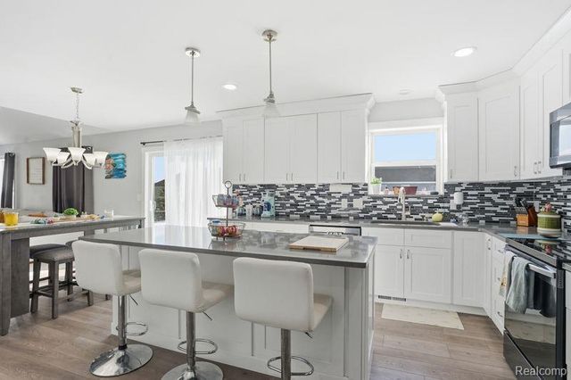 7812 Yorkshire Drive, Almont Village, MI 48003