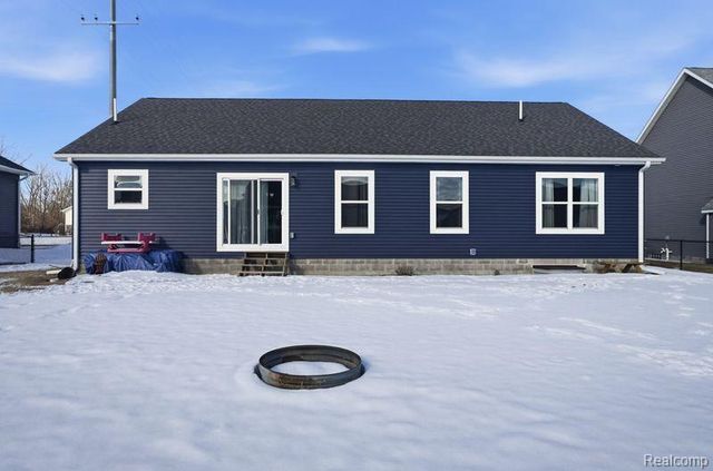 7812 Yorkshire Drive, Almont Village, MI 48003