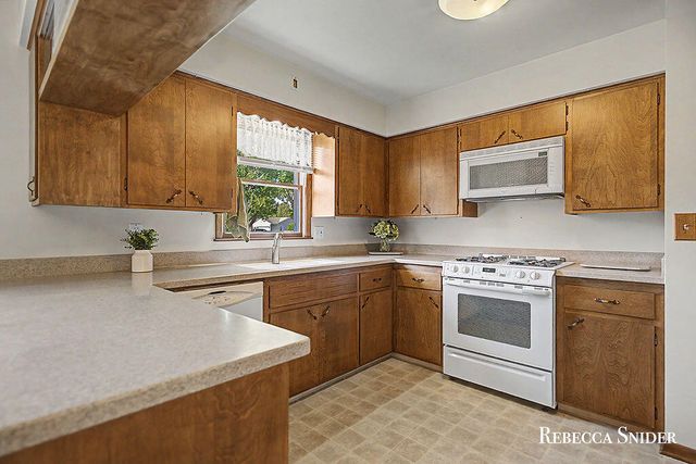 424 Andover Street, Kentwood, MI 49548