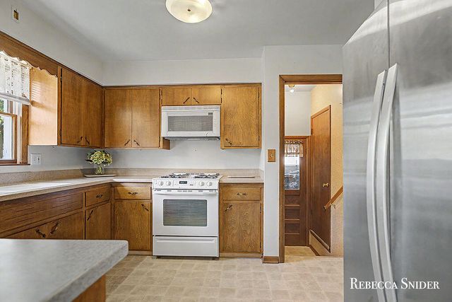 424 Andover Street, Kentwood, MI 49548