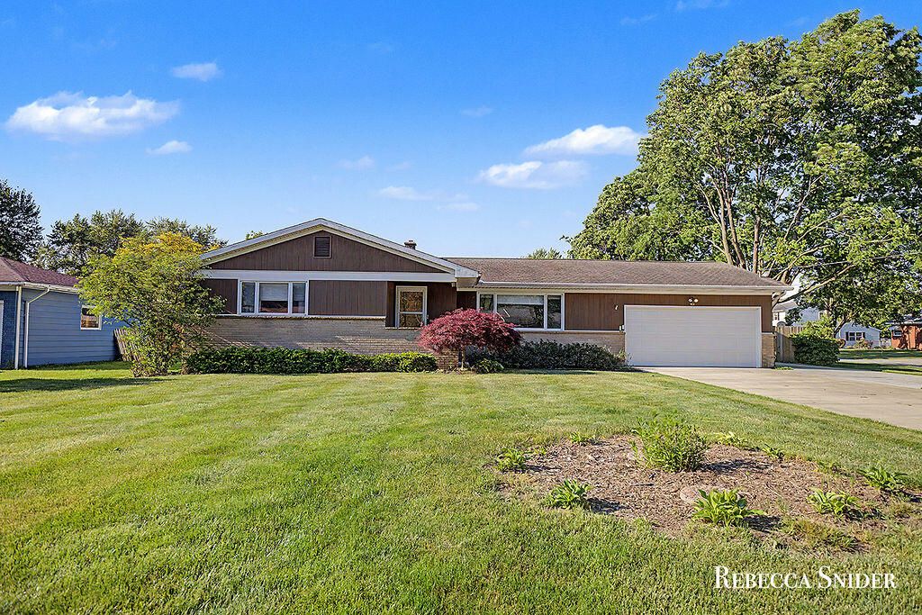 424 Andover Street, Kentwood, MI 49548