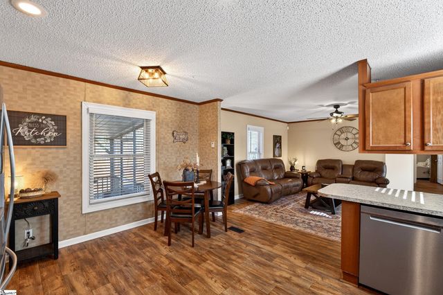 71 Lodgeview Court, Gray Court, SC 29645