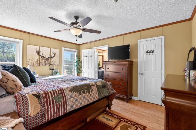 71 Lodgeview Court, Gray Court, SC 29645
