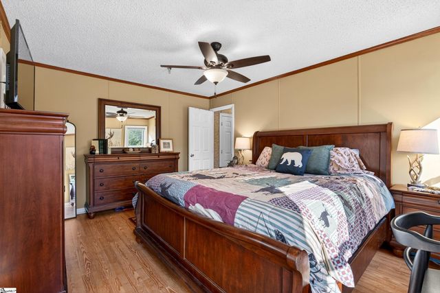 71 Lodgeview Court, Gray Court, SC 29645