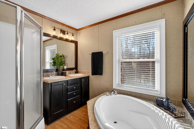 71 Lodgeview Court, Gray Court, SC 29645