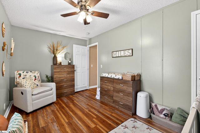 71 Lodgeview Court, Gray Court, SC 29645