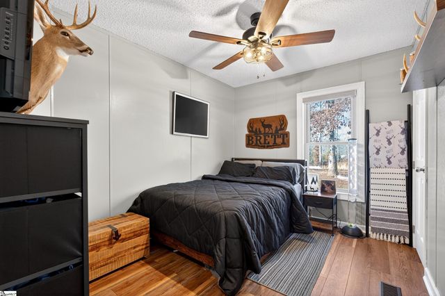 71 Lodgeview Court, Gray Court, SC 29645