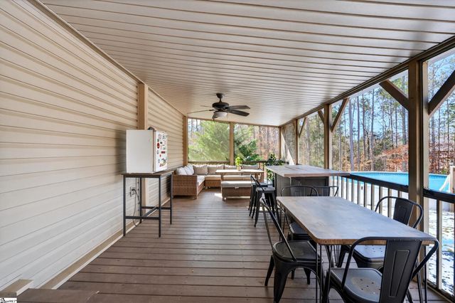 71 Lodgeview Court, Gray Court, SC 29645