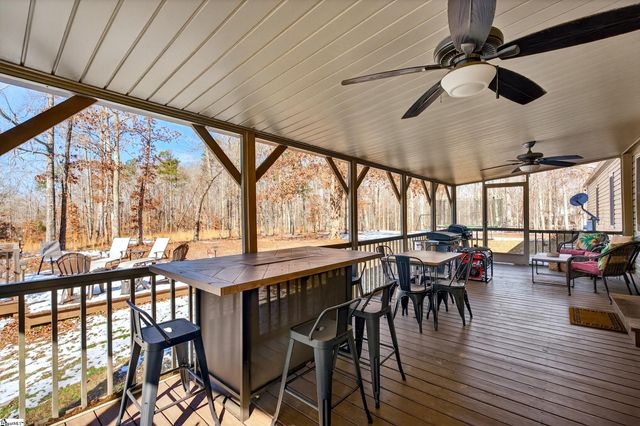 71 Lodgeview Court, Gray Court, SC 29645