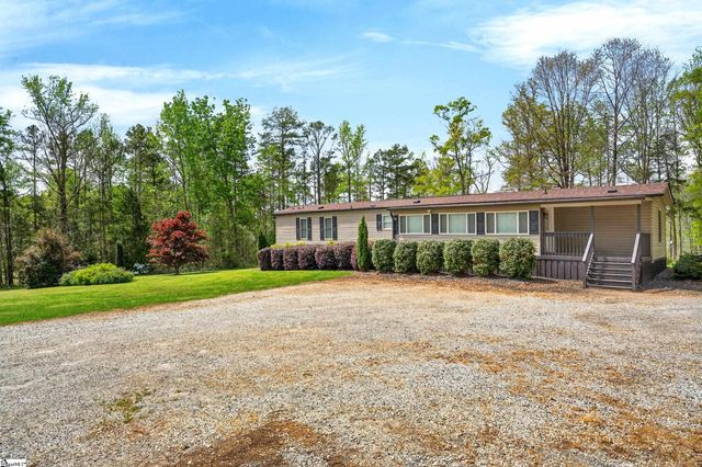 71 Lodgeview Court, Gray Court, SC 29645