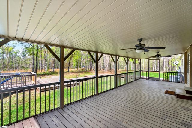 71 Lodgeview Court, Gray Court, SC 29645