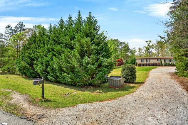 71 Lodgeview Court, Gray Court, SC 29645
