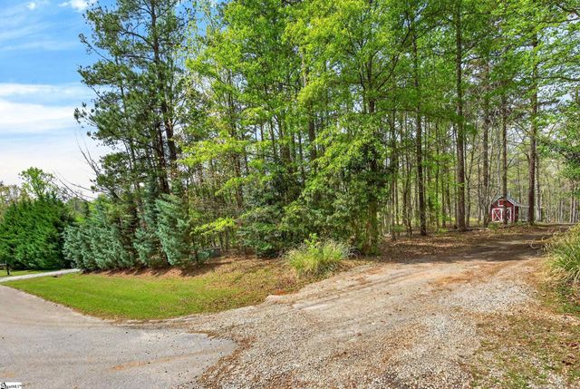 71 Lodgeview Court, Gray Court, SC 29645