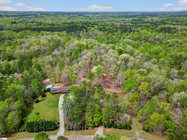 71 Lodgeview Court, Gray Court, SC 29645