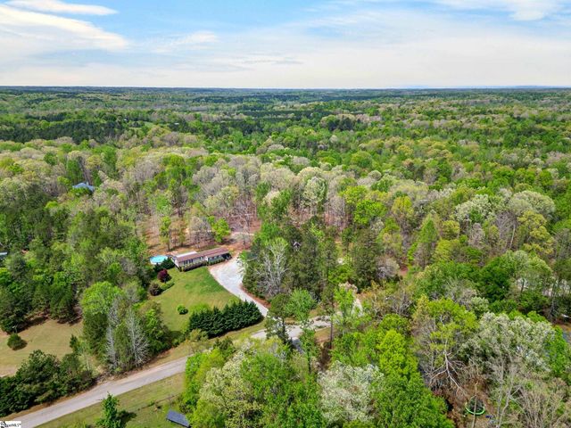 71 Lodgeview Court, Gray Court, SC 29645