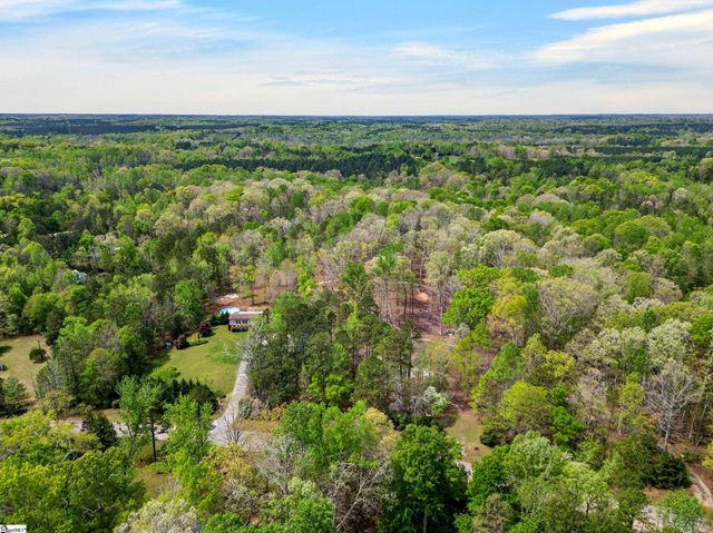 71 Lodgeview Court, Gray Court, SC 29645