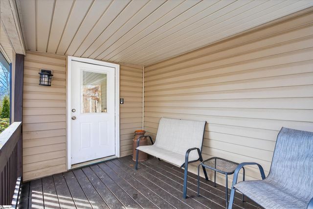 71 Lodgeview Court, Gray Court, SC 29645