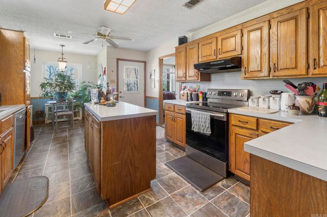 218 N Summit Drive, Cabot, AR 72023