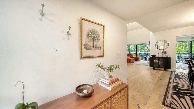 1372 LANDINGS POINT 28, Sarasota, FL 34231