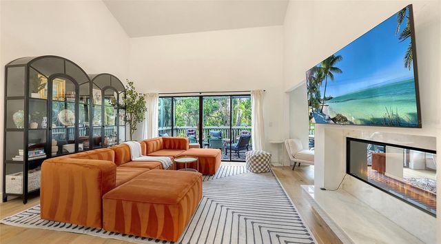 1372 LANDINGS POINT 28, Sarasota, FL 34231