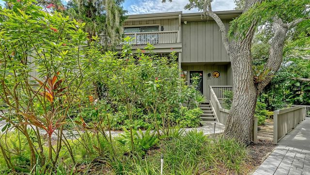 1372 LANDINGS POINT 28, Sarasota, FL 34231