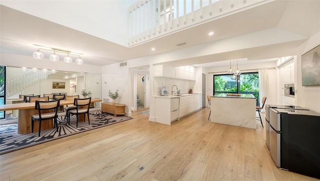 1372 LANDINGS POINT 28, Sarasota, FL 34231