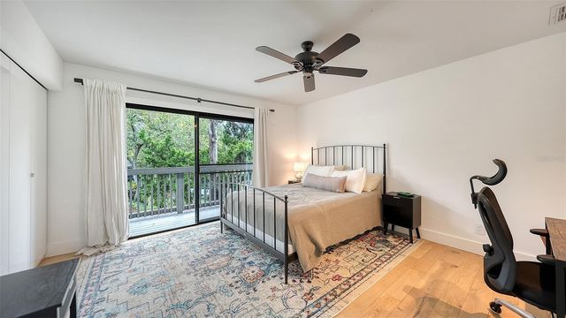 1372 LANDINGS POINT 28, Sarasota, FL 34231