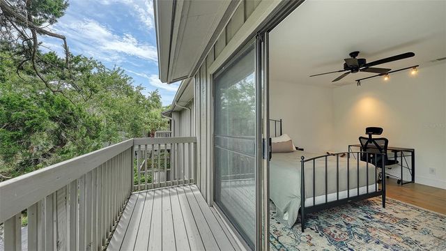 1372 LANDINGS POINT 28, Sarasota, FL 34231