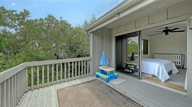 1372 LANDINGS POINT 28, Sarasota, FL 34231