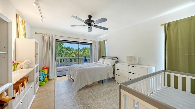 1372 LANDINGS POINT 28, Sarasota, FL 34231