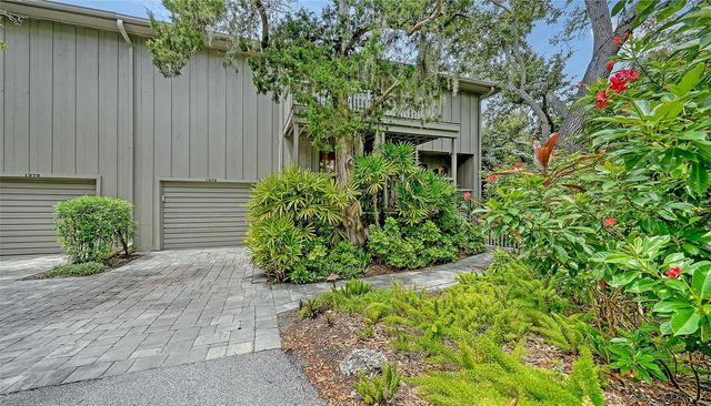 1372 LANDINGS POINT 28, Sarasota, FL 34231