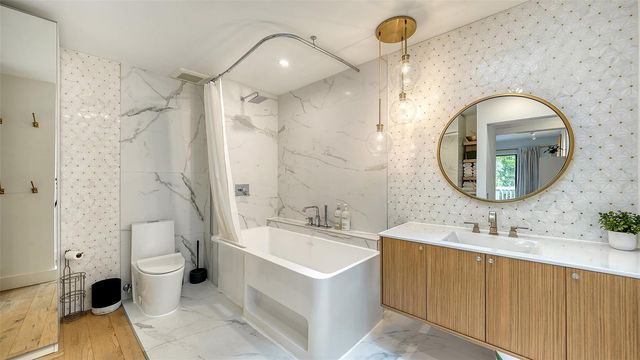 1372 LANDINGS POINT 28, Sarasota, FL 34231