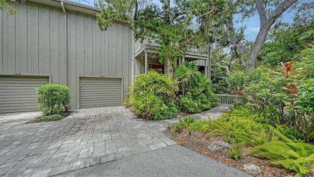 1372 LANDINGS POINT 28, Sarasota, FL 34231
