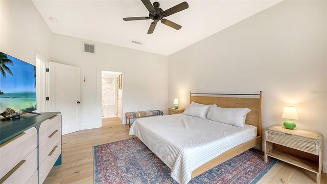 1372 LANDINGS POINT 28, Sarasota, FL 34231