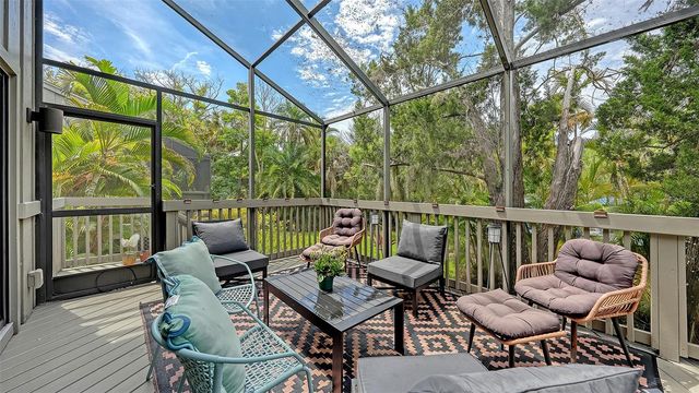 1372 LANDINGS POINT 28, Sarasota, FL 34231