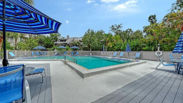1372 LANDINGS POINT 28, Sarasota, FL 34231