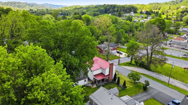 300 Magnolia St, South Fayette, PA 15082