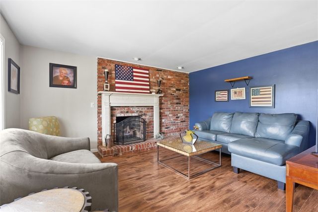 300 Magnolia St, South Fayette, PA 15082