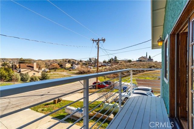 42718 Coolcrest Drive, Lake Hughes, CA 93532