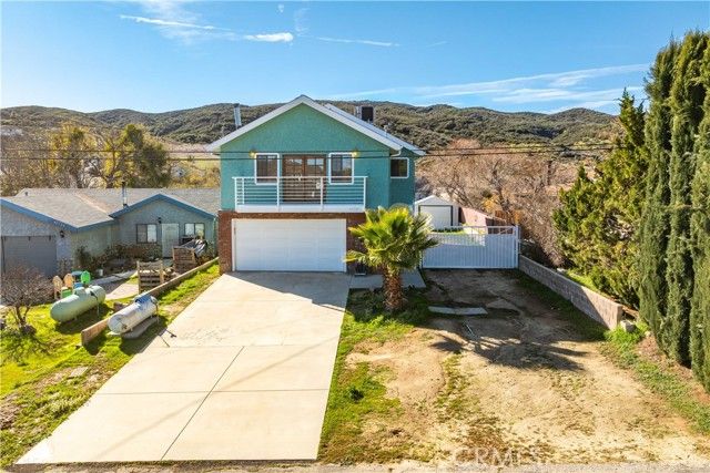 42718 Coolcrest Drive, Lake Hughes, CA 93532