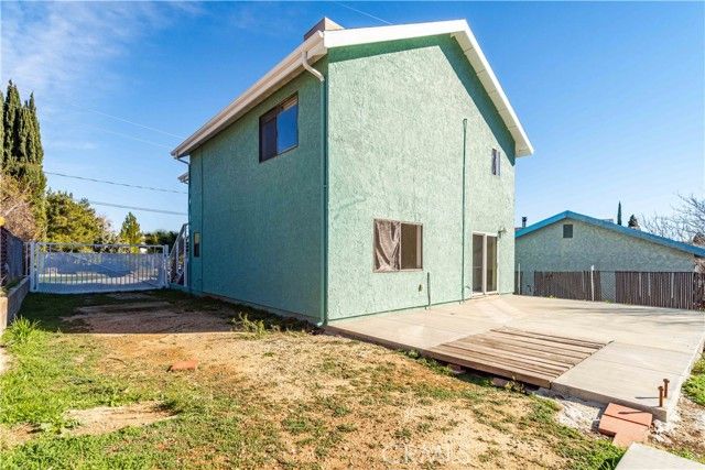 42718 Coolcrest Drive, Lake Hughes, CA 93532