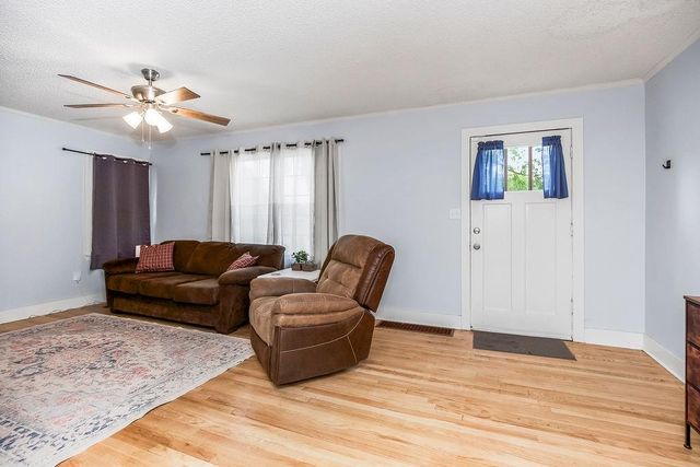 3216 S Hardy Avenue, Independence, MO 64052