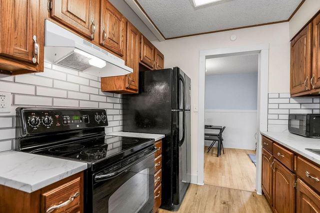 3216 S Hardy Avenue, Independence, MO 64052