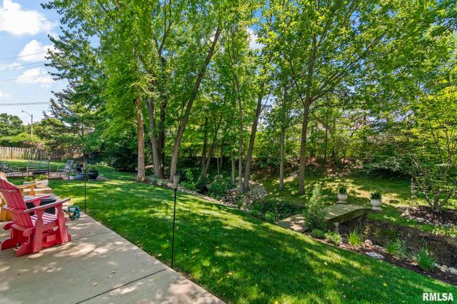 2716 Meadow Pointe Drive, Springfield, IL 62702
