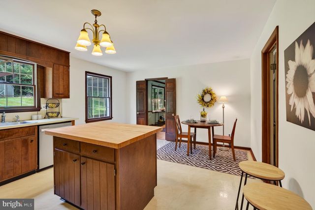 10 JOBS LN, Newark, DE 19711