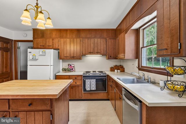 10 JOBS LN, Newark, DE 19711