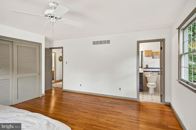 10 JOBS LN, Newark, DE 19711