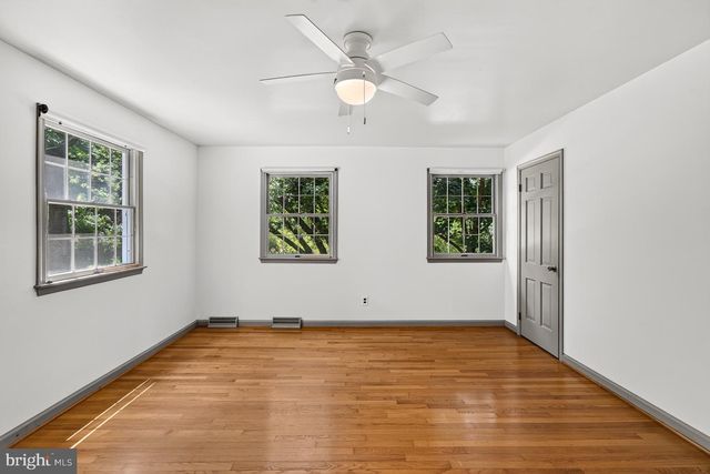10 JOBS LN, Newark, DE 19711